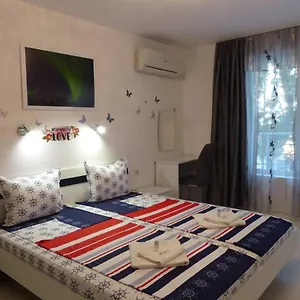 Apartament Holiday Апартаменты Бургас