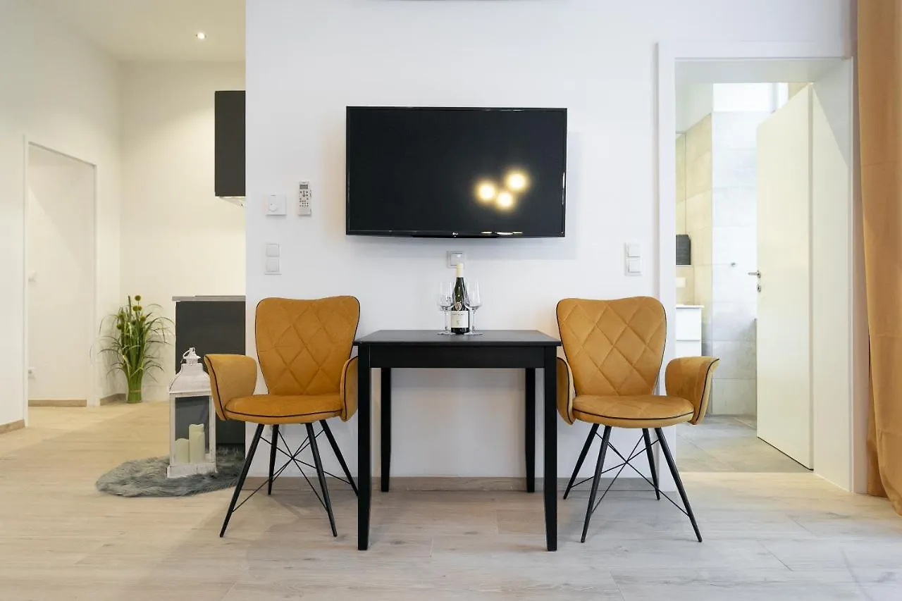 Wf-Apartment Zentral, Trendig & Modern, Westbahnhof Vienna 0*,  Austria