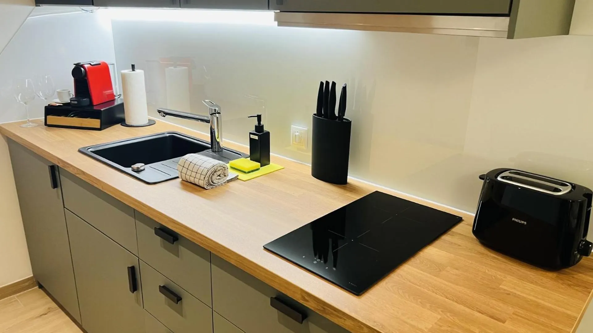 Wf-Apartment Zentral, Trendig & Modern, Westbahnhof Vienna